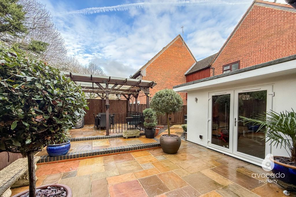 Property photo 2 of 40 4894615