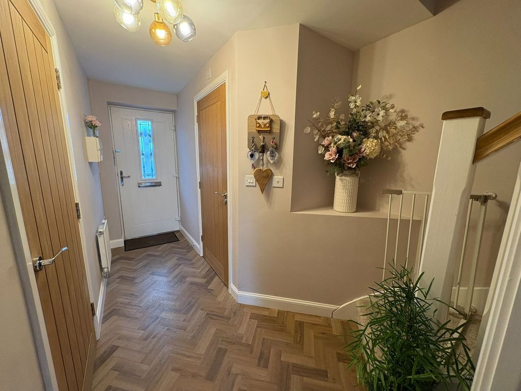 Property photo 2 of 24