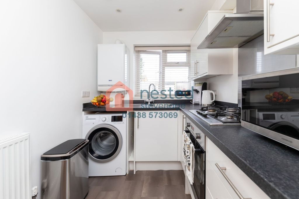 Property photo 3 of 14 Kitchen