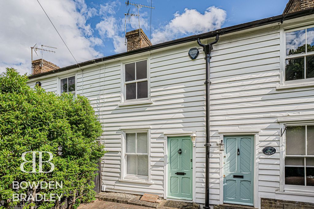 Property photo 1 of 24