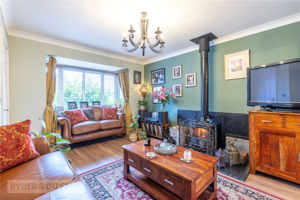 Property photo 2 of 28 Picture No. 21