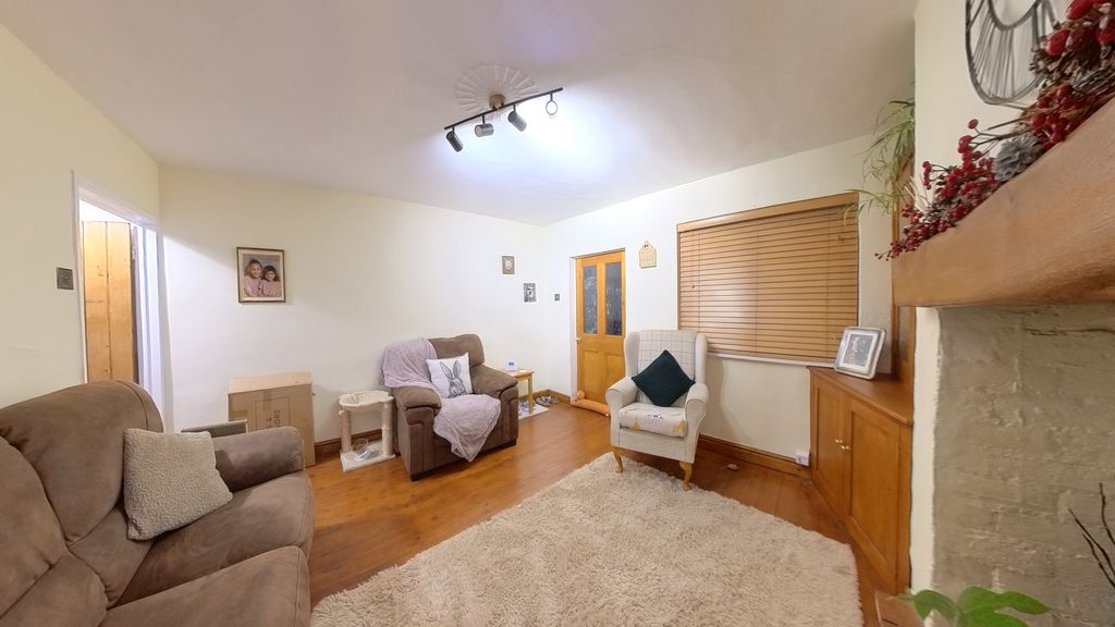 Property photo 3 of 31