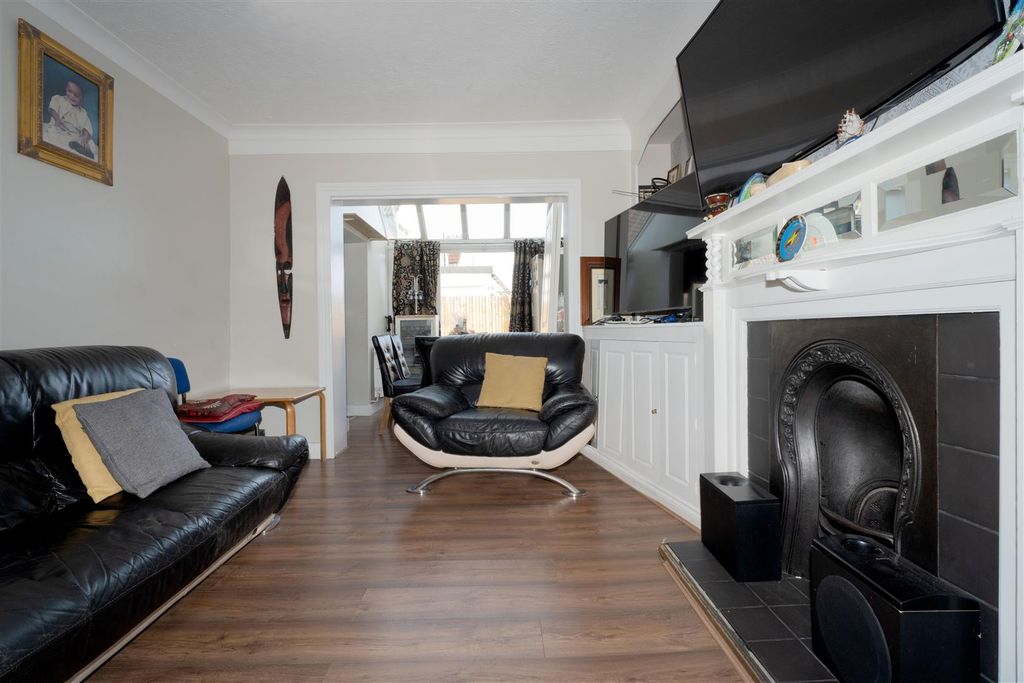 Property photo 3 of 12 Dartford 112 Maiden Lane Da1 4LX 5Jpg.Jpg
