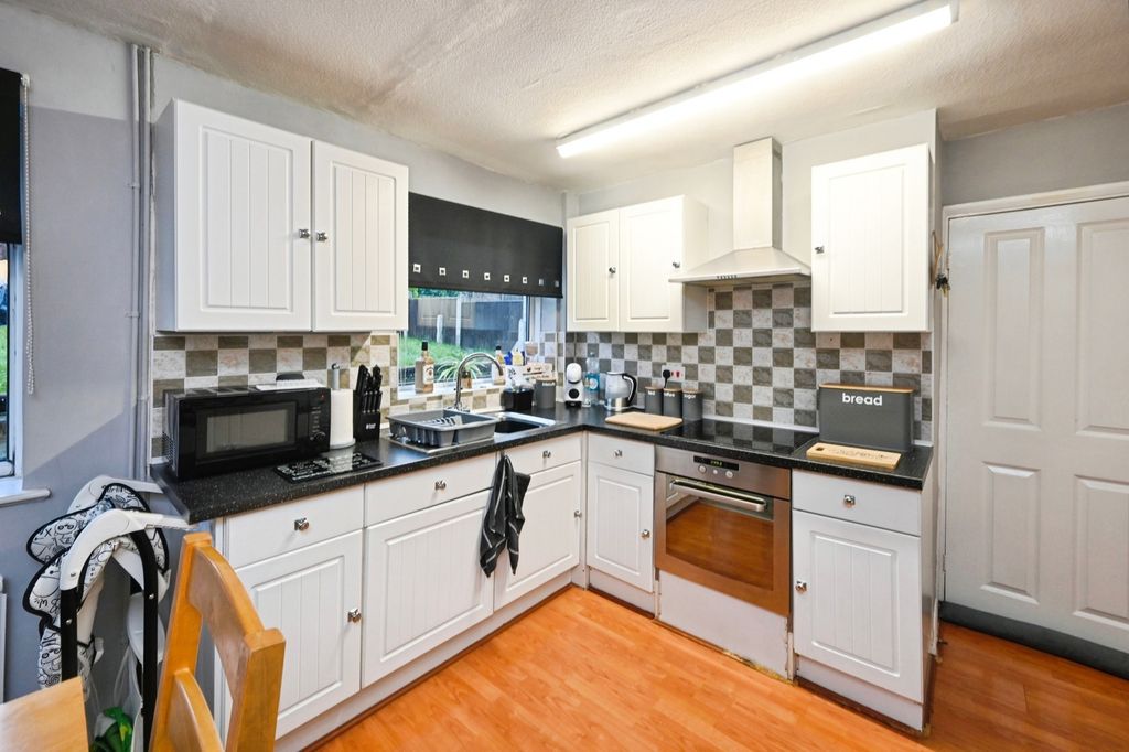 Property photo 3 of 23 Kitchen Dining Room