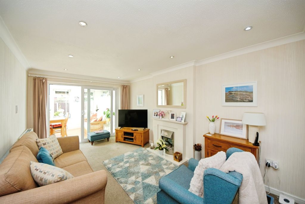 Property photo 3 of 16