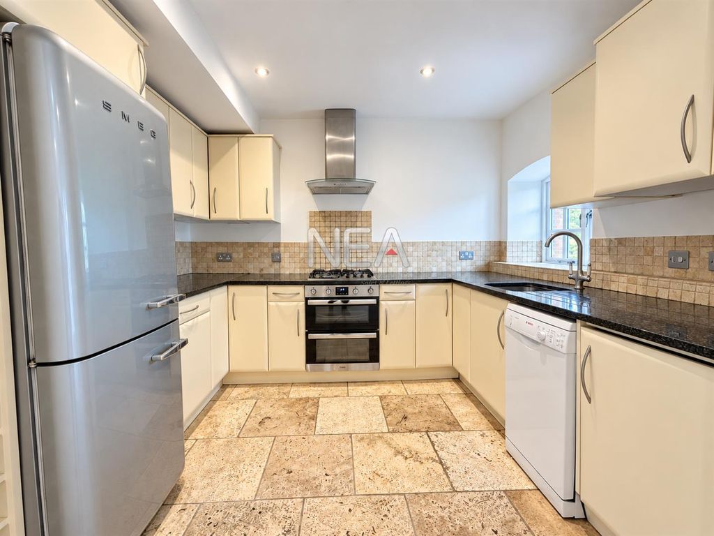 Property photo 3 of 22 Kitchen