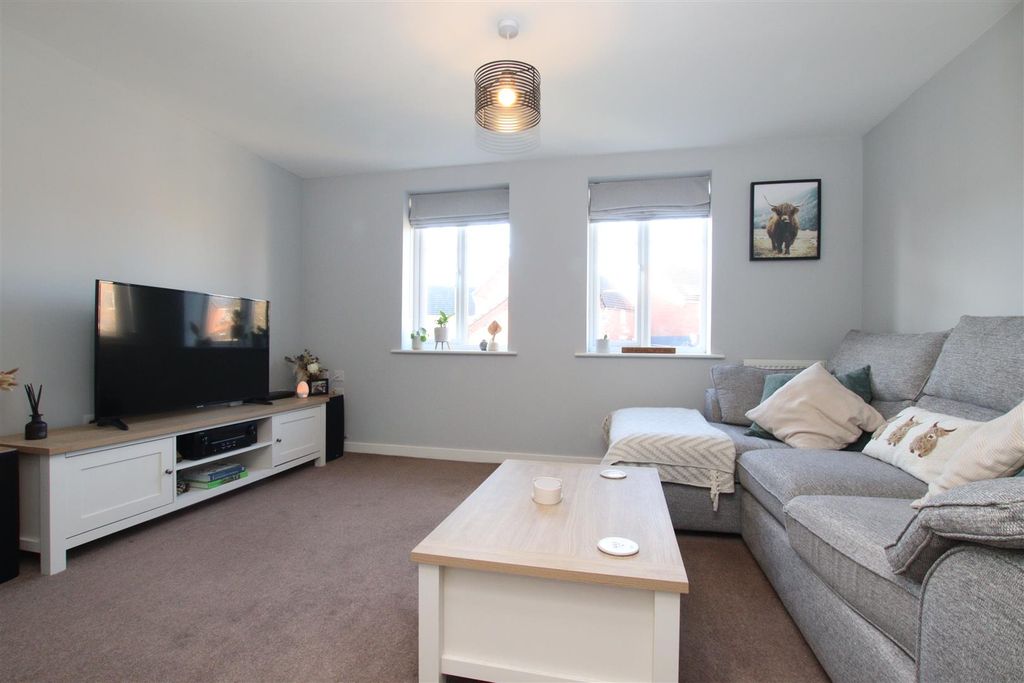 Property photo 3 of 16 Living Room.Jpg