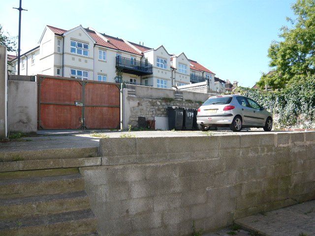 Property photo 2 of 16 Gated Parking