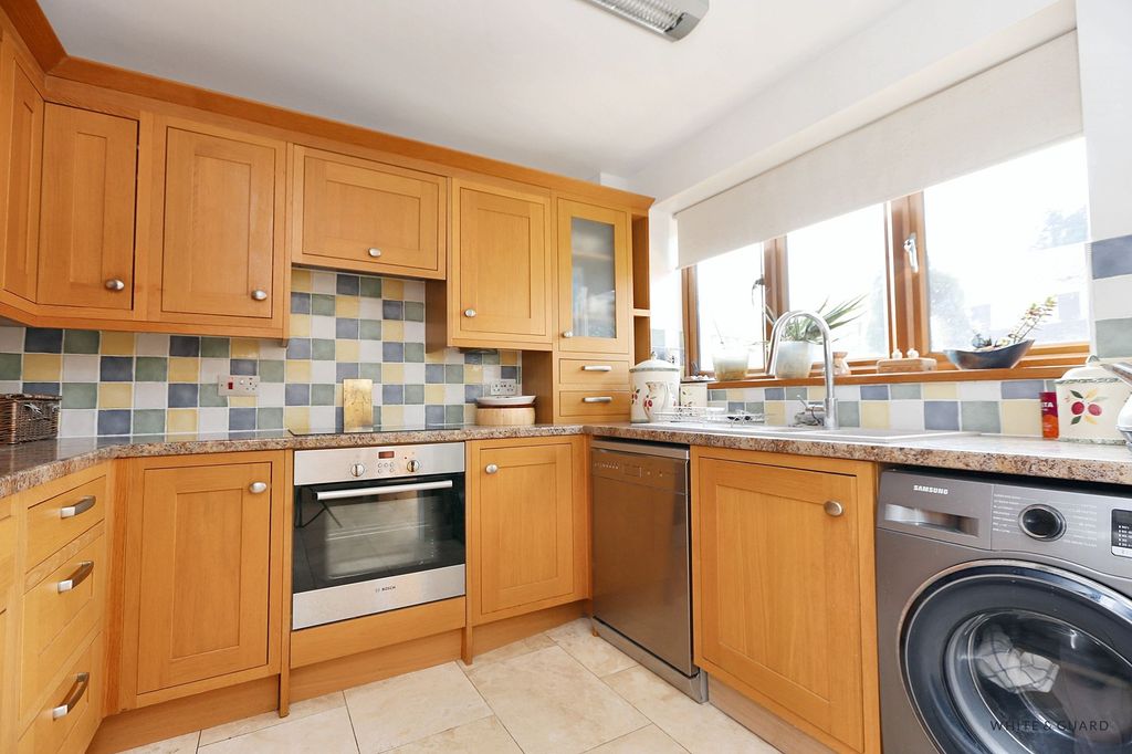 Property photo 3 of 9