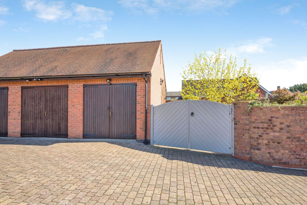 Property photo 2 of 35 Dd266079-Untitled-2