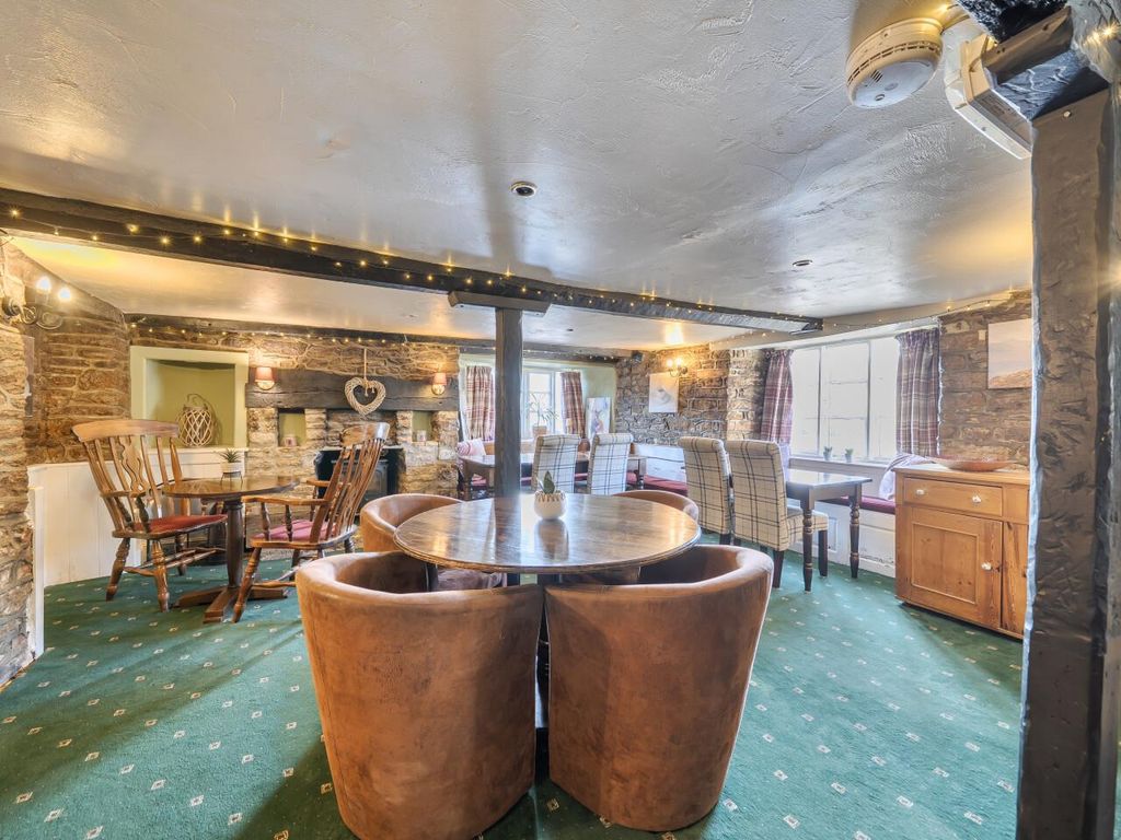 Property photo 3 of 18 1421126-16-69A8637264F48.Jpg