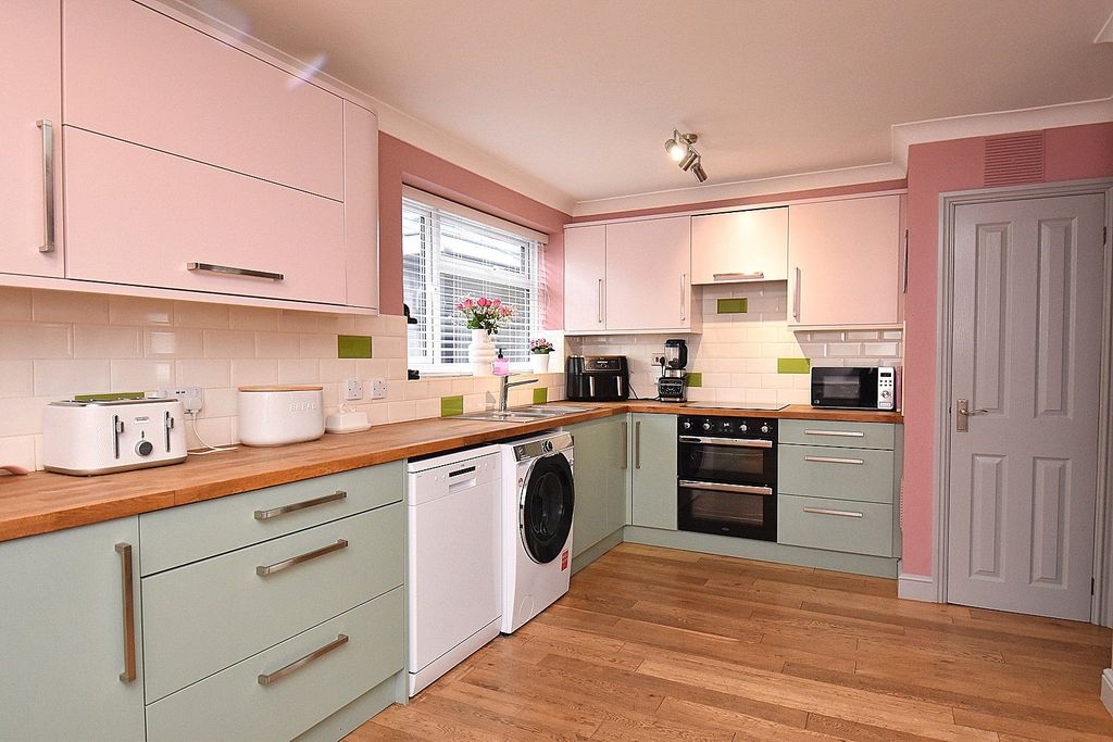 Property photo 3 of 22 Picture No. 08