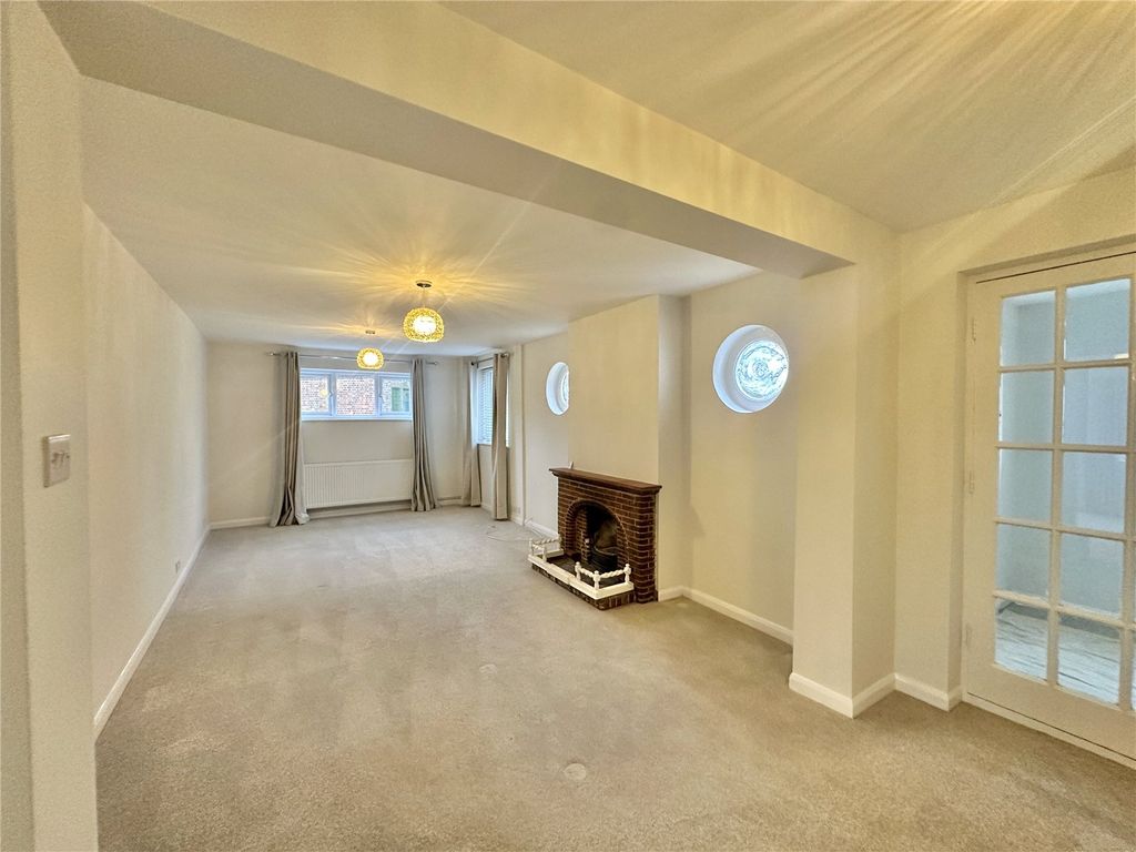 Property photo 2 of 14 Picture No. 19