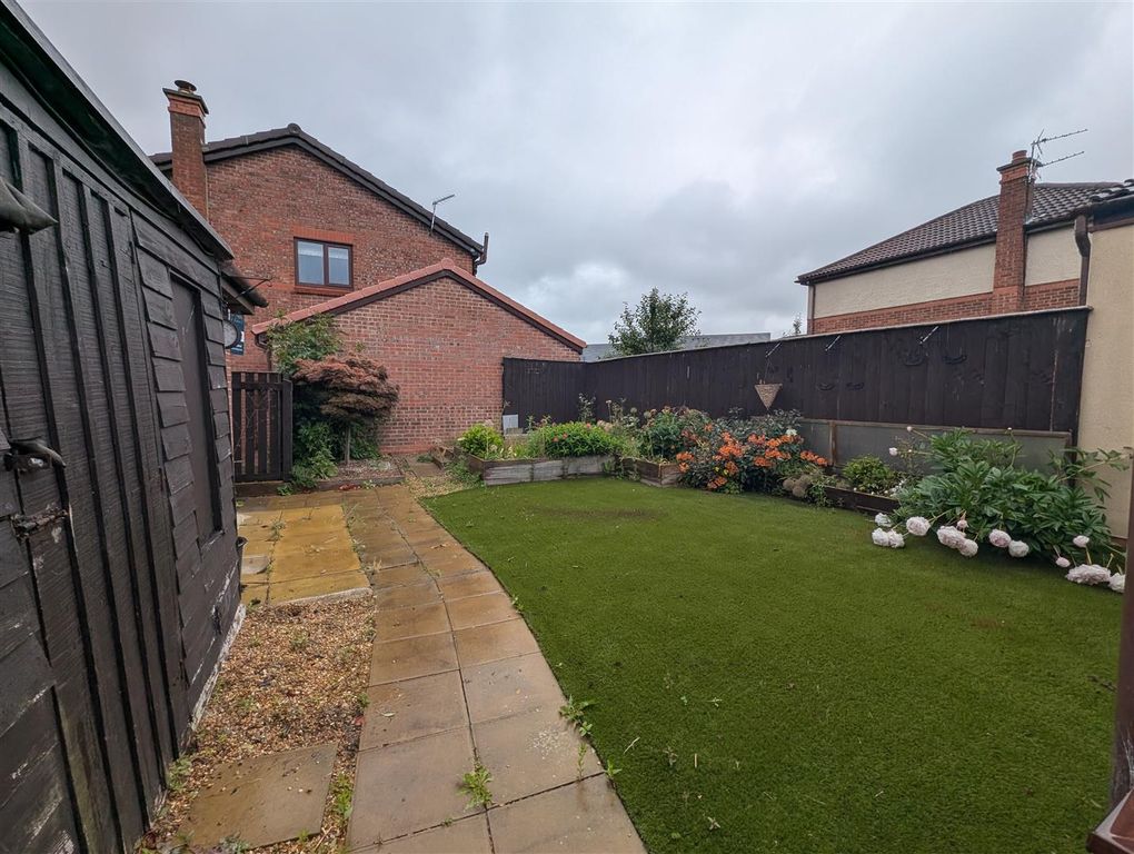 Property photo 2 of 10 Externally