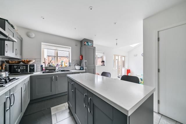 Property photo 3 of 12 Kitchen