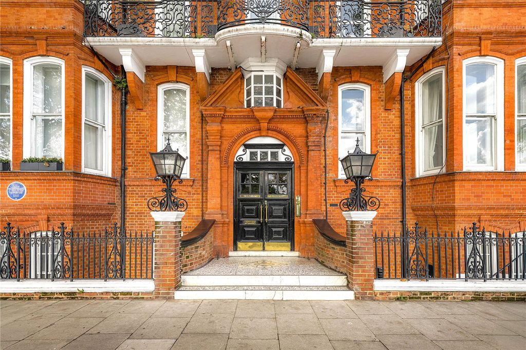 Property photo 1 of 10 External