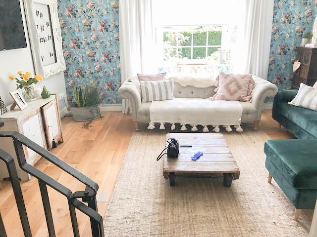 Property photo 3 of 8 Living Room