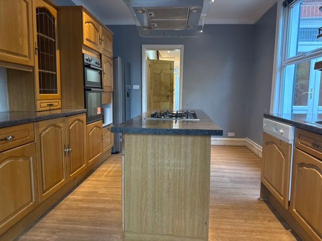 Property photo 2 of 89 Kitchen