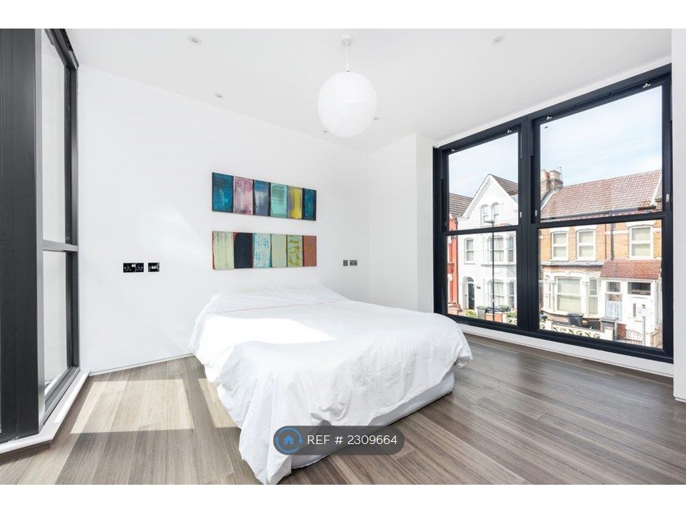 Property photo 3 of 20 Bedroom 1