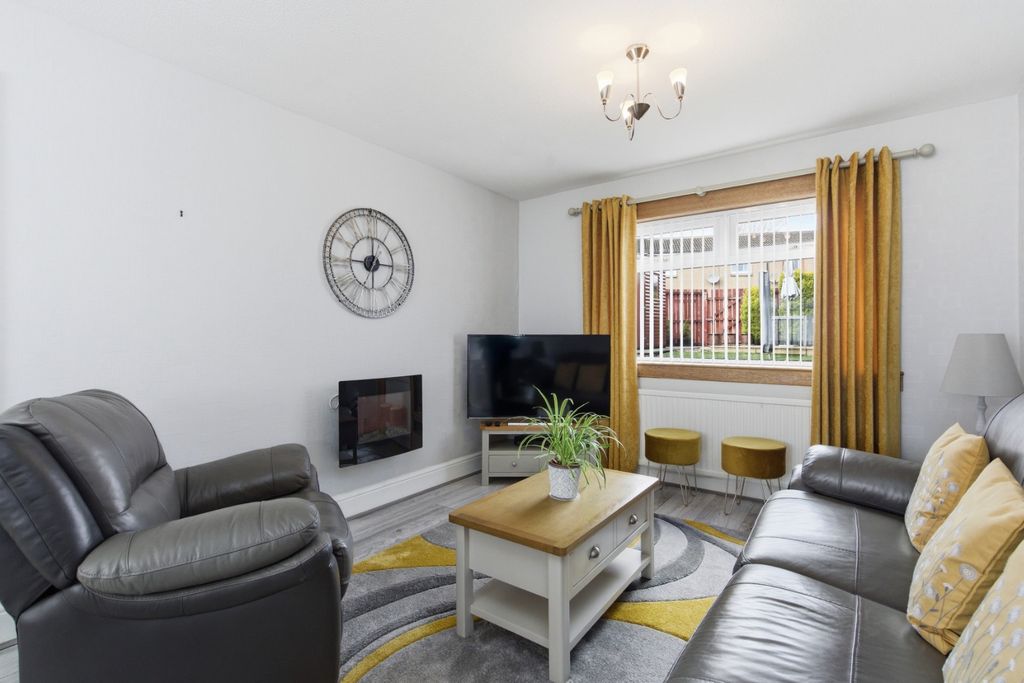 Property photo 2 of 28 5036165