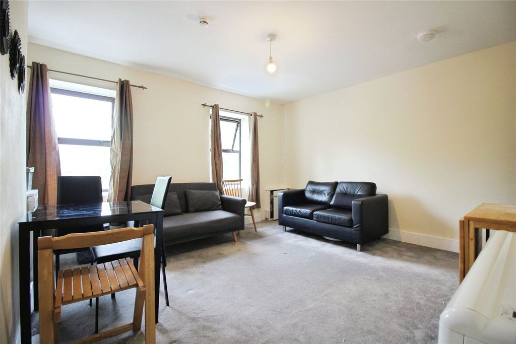 Property photo 1 of 6 Picture No. 05