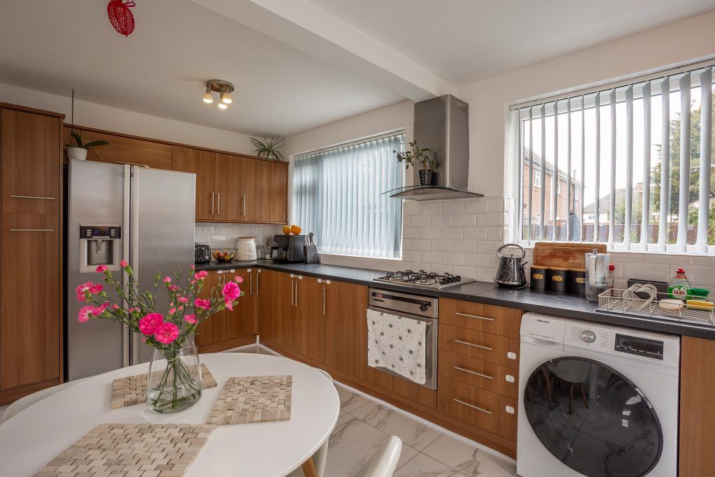 Property photo 2 of 27