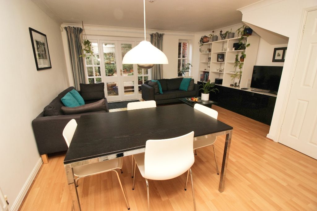 Property photo 2 of 16 Lounge/Diner