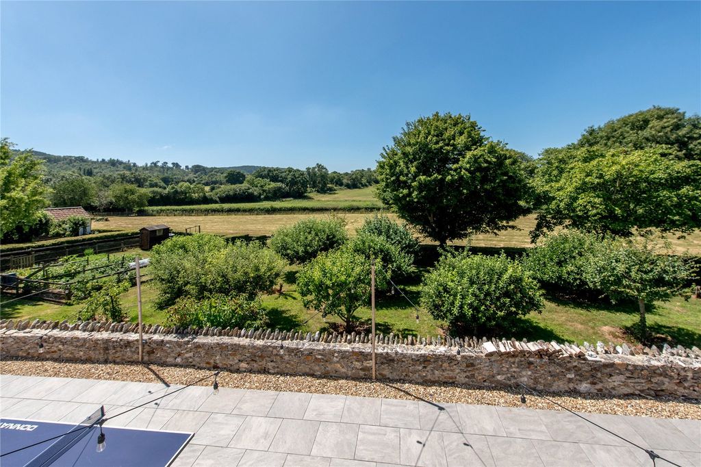 Property photo 2 of 18 Picture No. 29