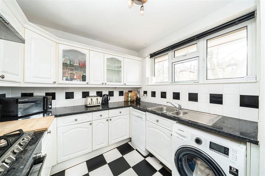 Property photo 3 of 6