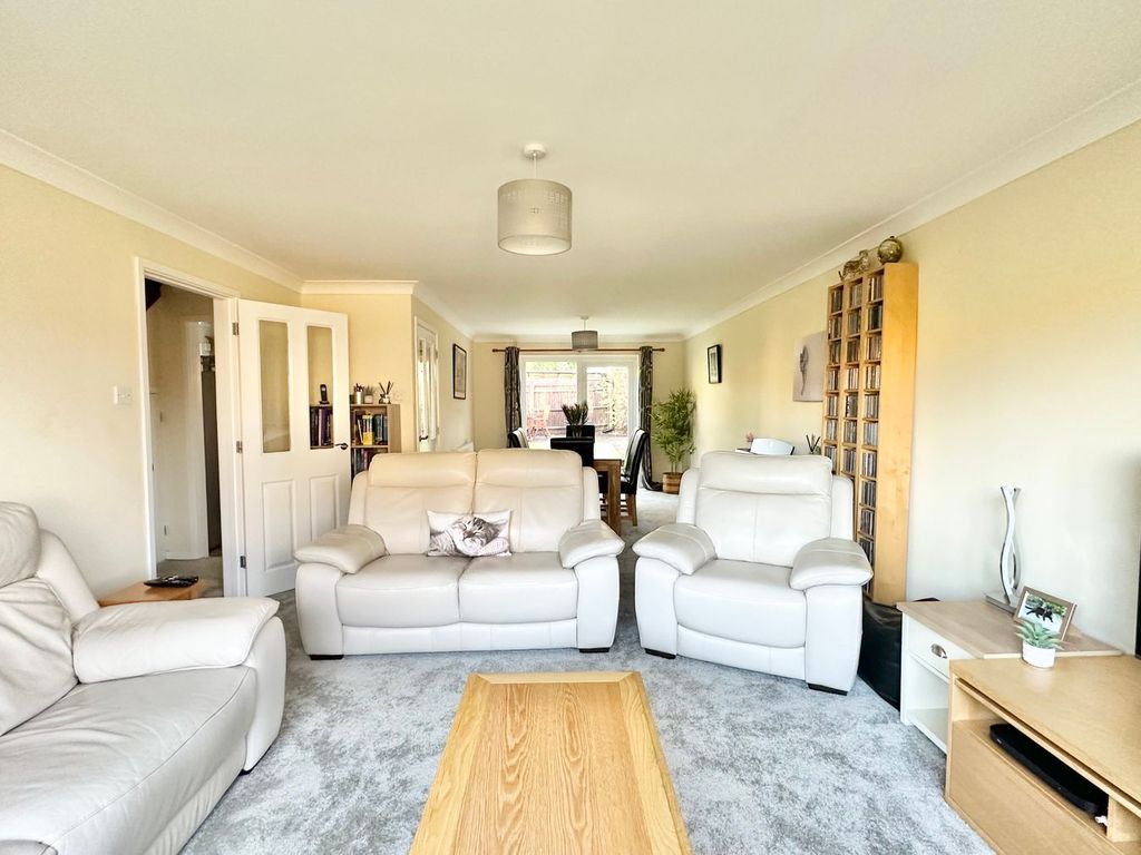 Property photo 3 of 19