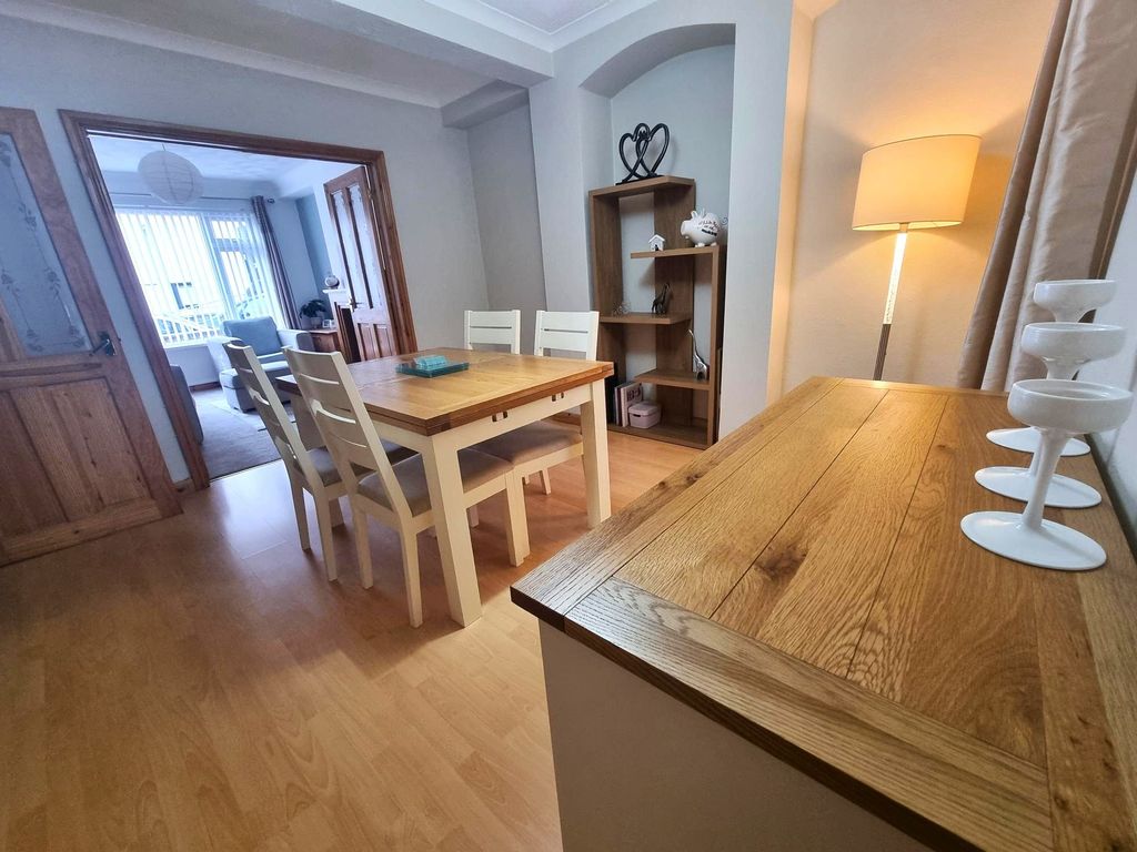 Property photo 3 of 28 Dining Room