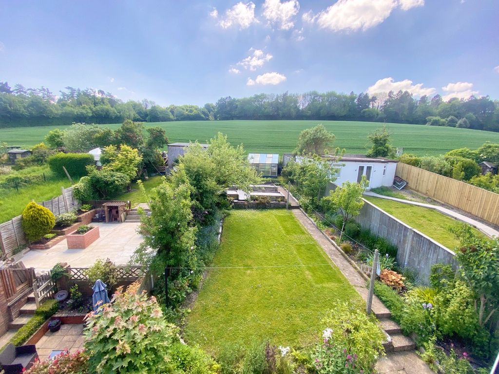 Property photo 2 of 18 Garden