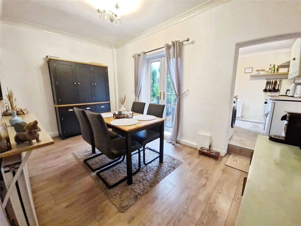 Property photo 3 of 14 Picture No. 10