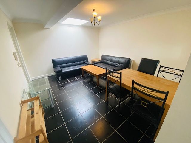 Property photo 2 of 9 Images