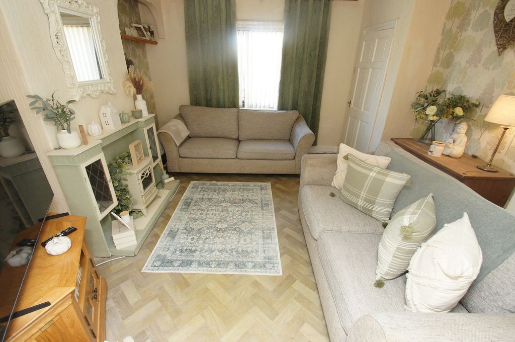 Property photo 2 of 11 Not Specified