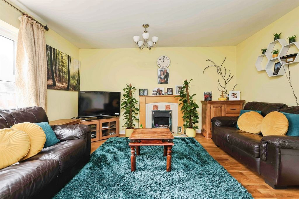 Property photo 3 of 17