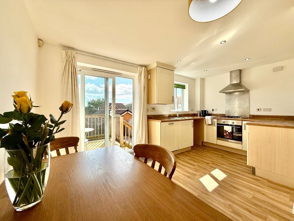 Property photo 3 of 25