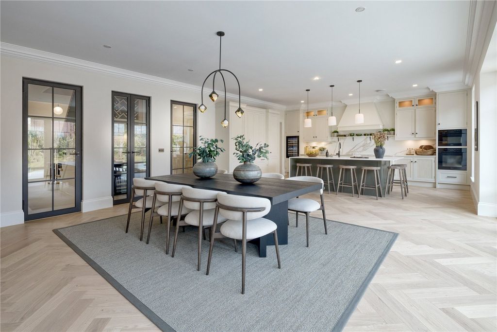 Property photo 2 of 6 Show Home