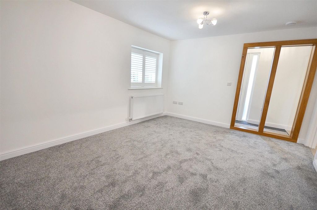 Property photo 2 of 17 Sitting Room