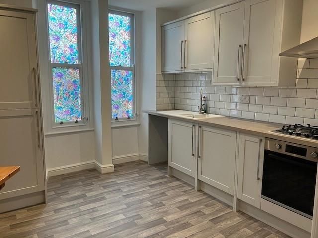 Property photo 1 of 4 Kitchen.Jpg