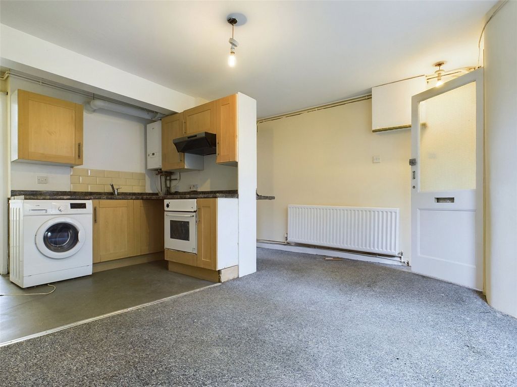 Property photo 1 of 13 Kitchen / Lounge