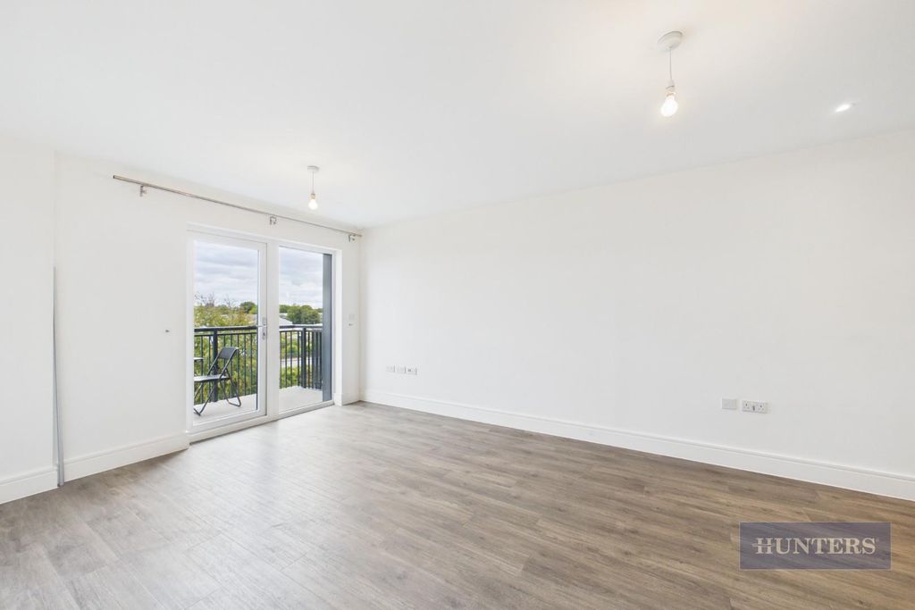 Property photo 3 of 13 Cam05152G0-Pr0563-Still013.Jpg