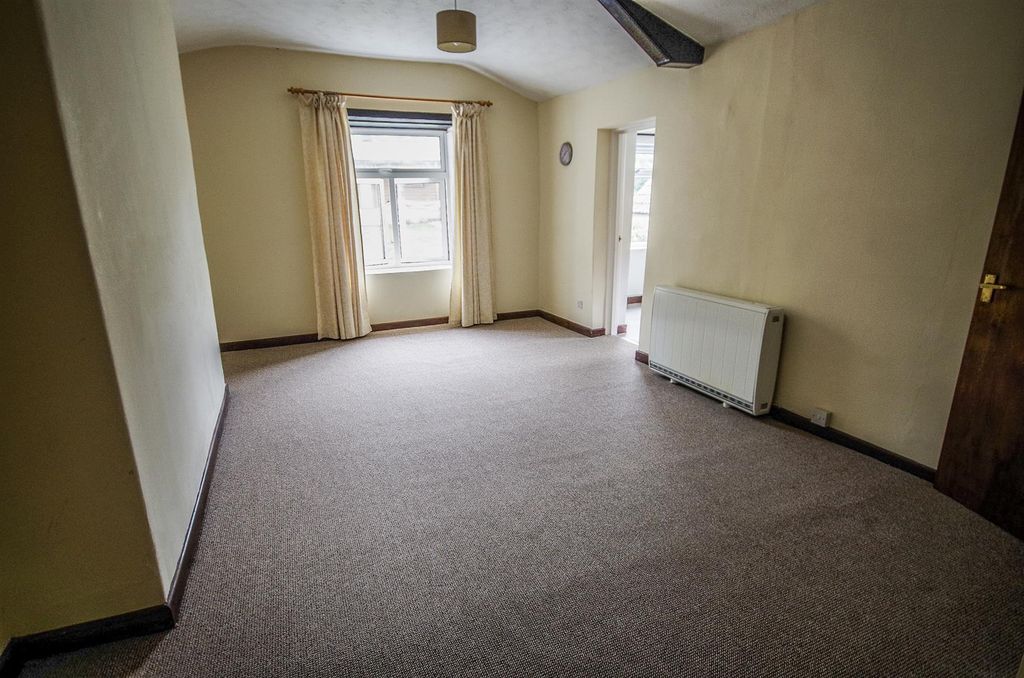 Property photo 3 of 6 6-Imgp1940.Jpg