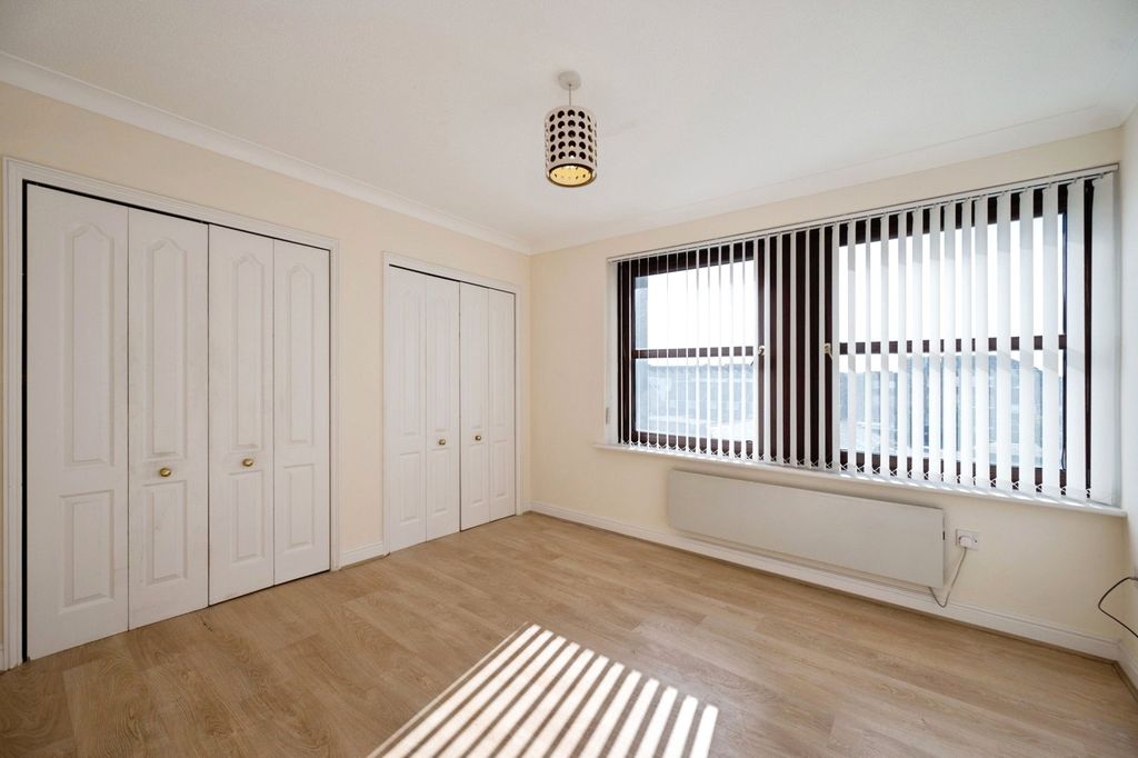 Property photo 2 of 12 Photo