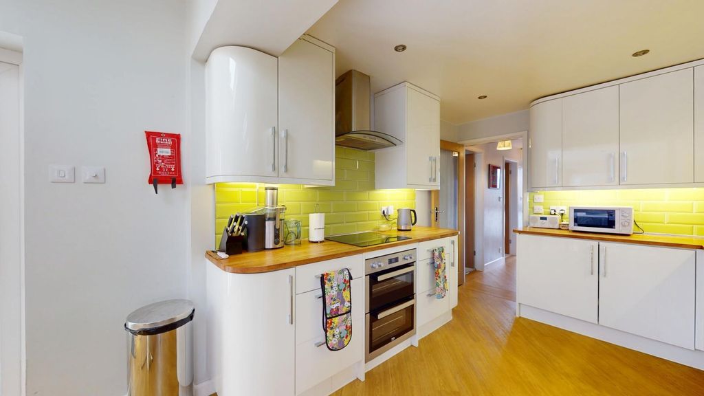 Property photo 2 of 15 Kitchen.Jpg