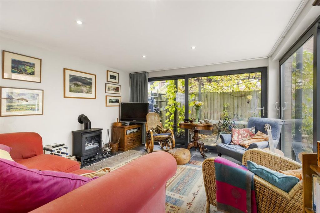 Property photo 3 of 19 Photo 16