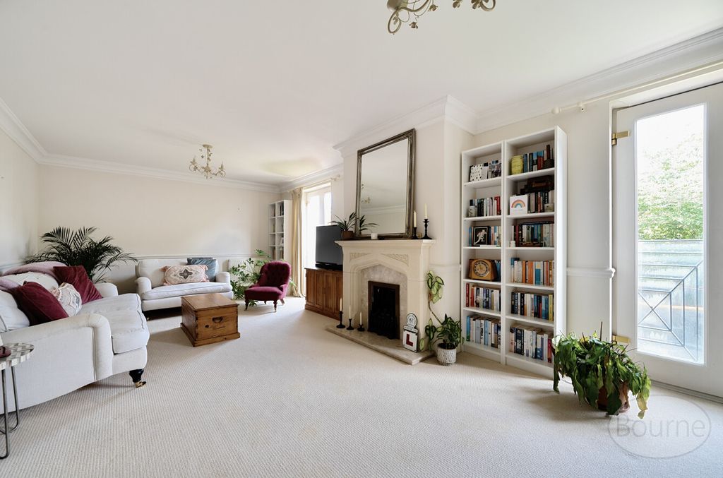 Property photo 3 of 21 0B8c8Ca0-805B-484...