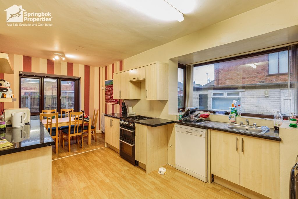 Property photo 3 of 12 Image 4