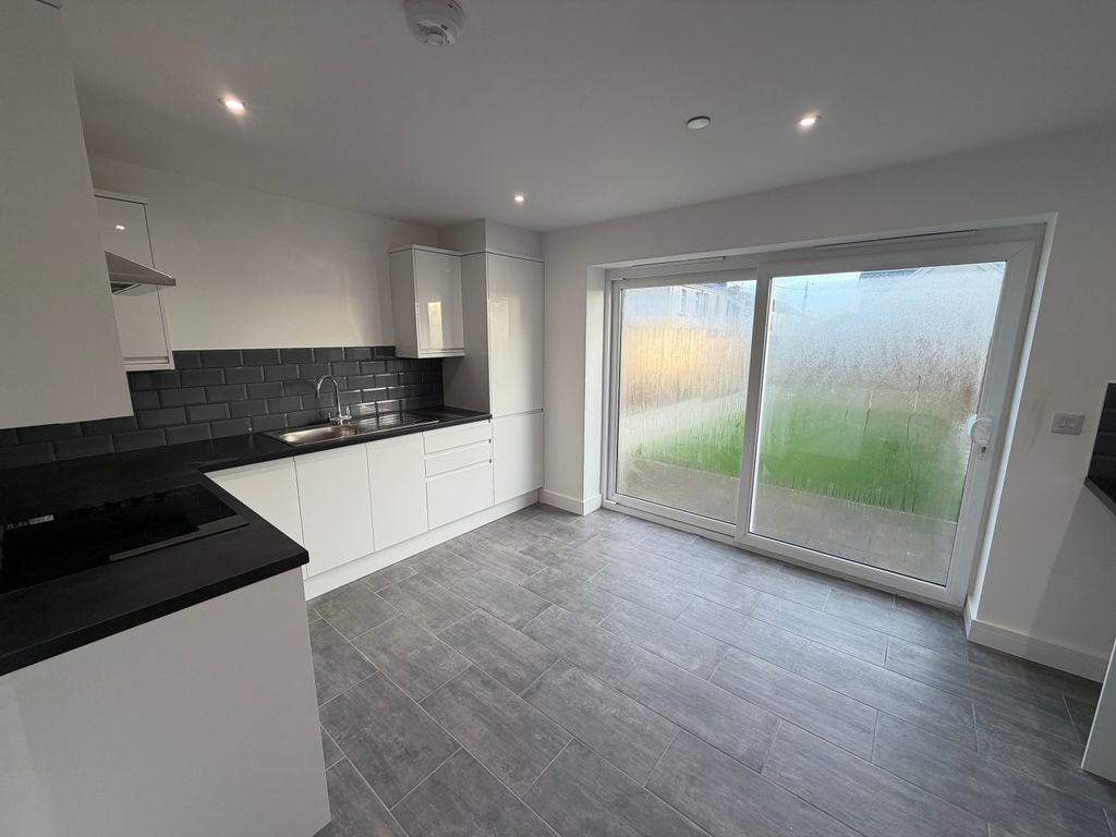 Property photo 2 of 17 Balcony