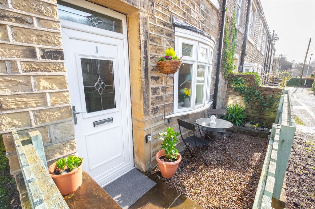 Property photo 2 of 15 Outside